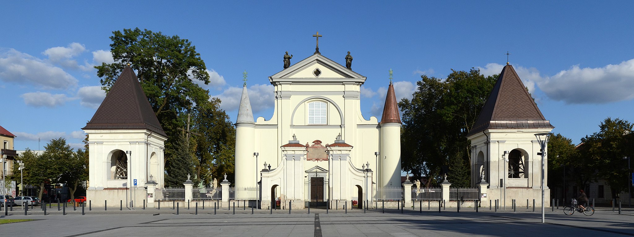 Kościół Wniebowzięcia Najświętszej Marii Panny przy Rynku Mariackim w Węgrowie, autor: Marcin Białek, CC BY-SA 3.0, Wikipedia.pl